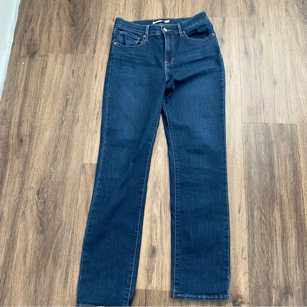 Levi’s - Dark Wash - 724 High Rise Straight - 28x30